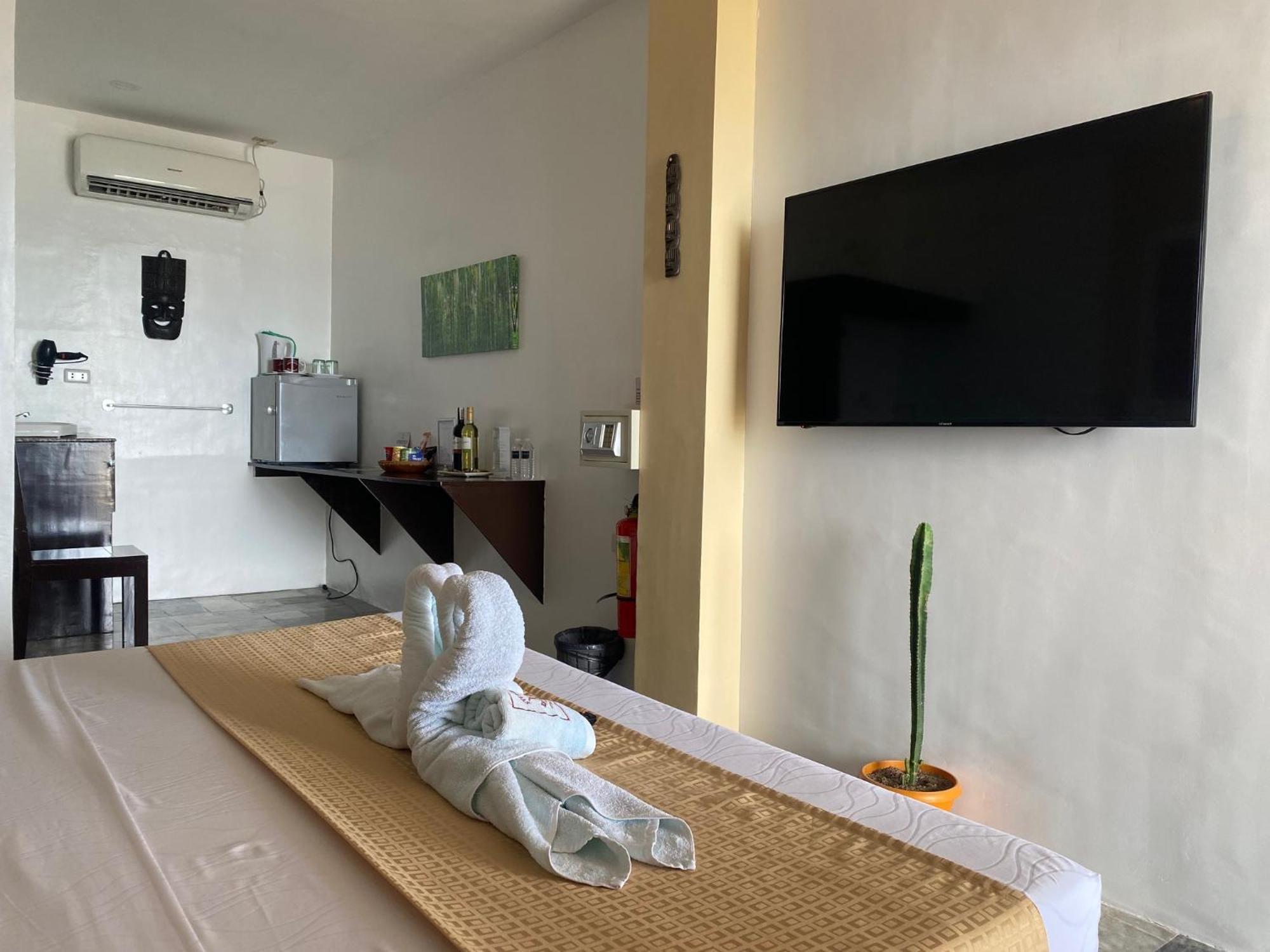 Papa Freds Beach Resort Puerto Galera Eksteriør bilde