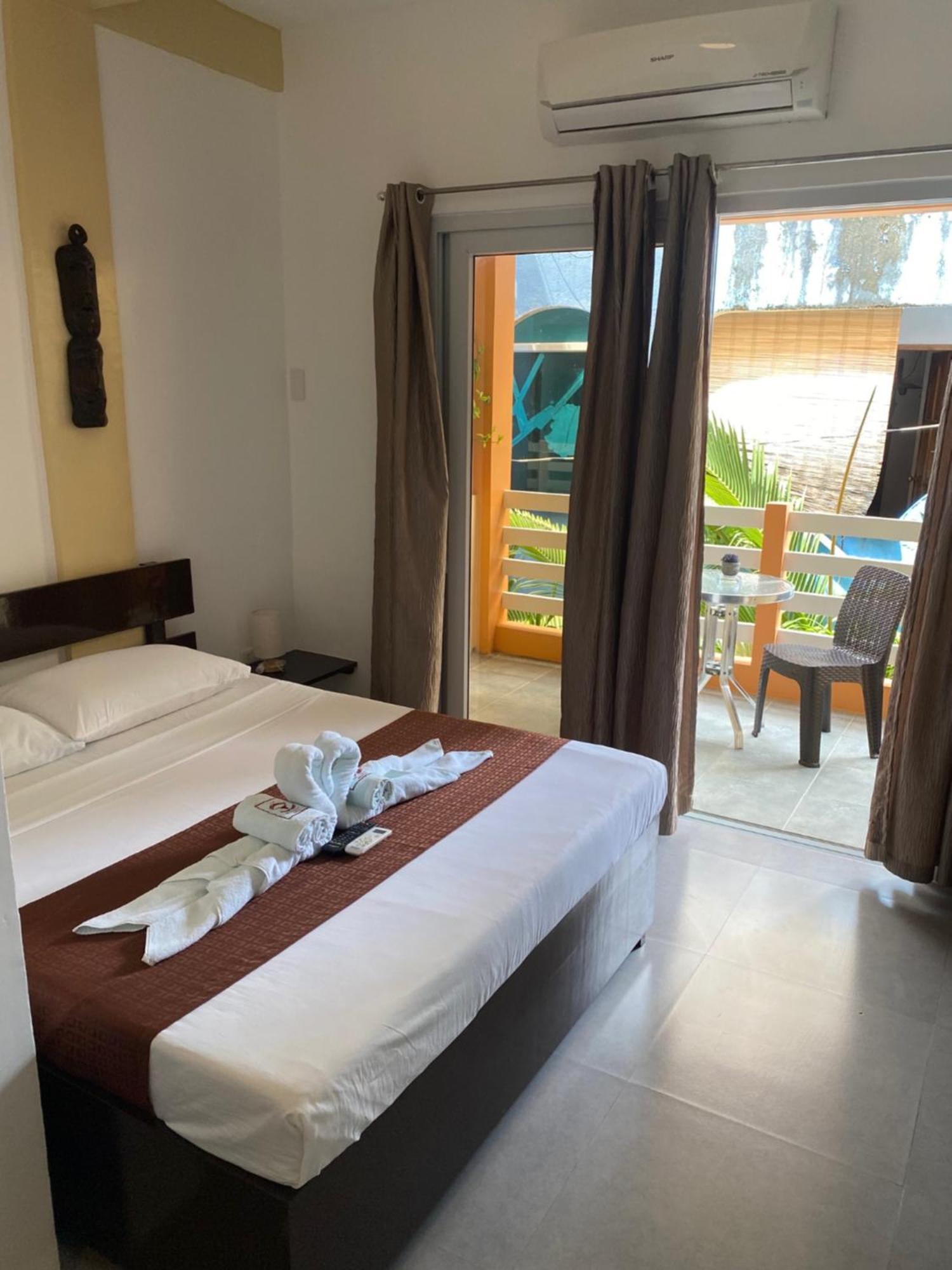 Papa Freds Beach Resort Puerto Galera Eksteriør bilde